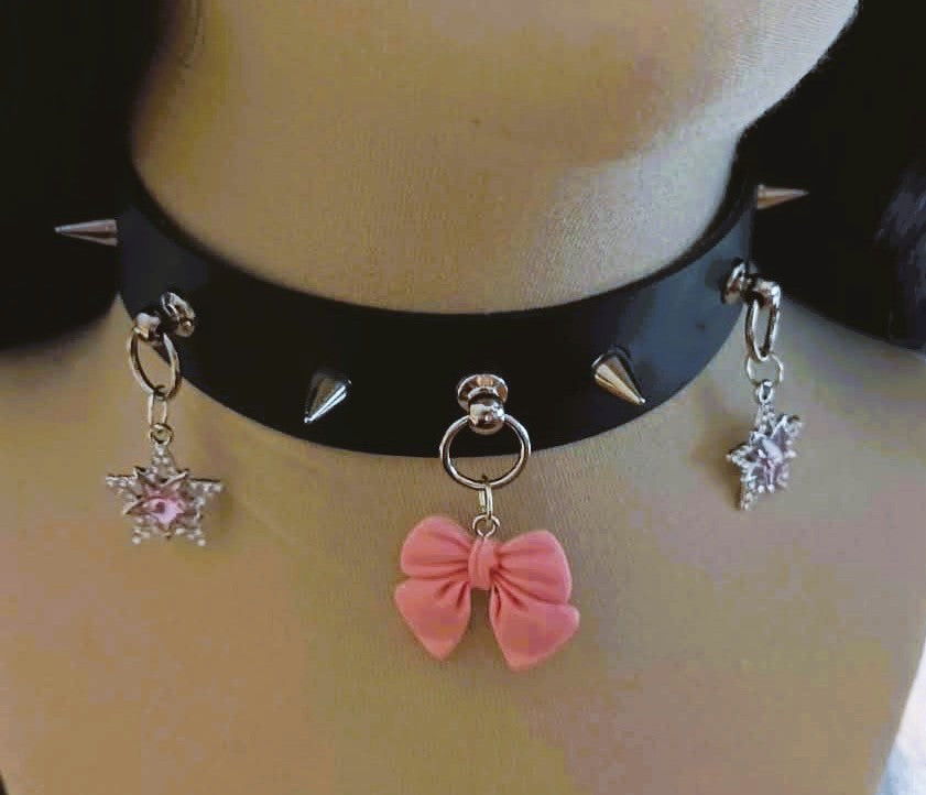 SÜSSE, ROSAFARBENE SCHLEIFE ・ CHOKER