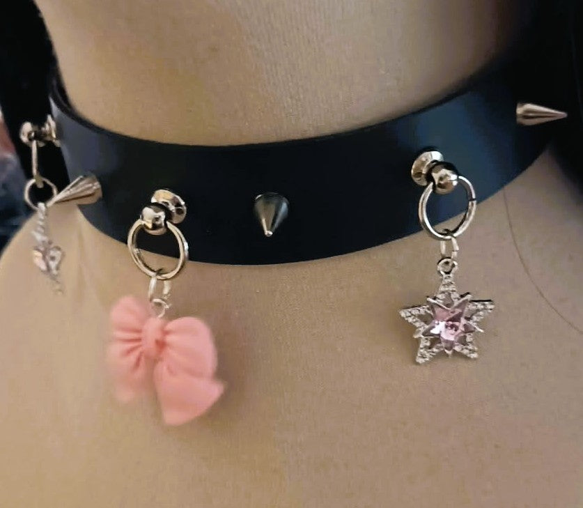 SÜSSE, ROSAFARBENE SCHLEIFE ・ CHOKER