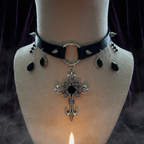 CABOCHON GROSSES KREUZ・COLLIER