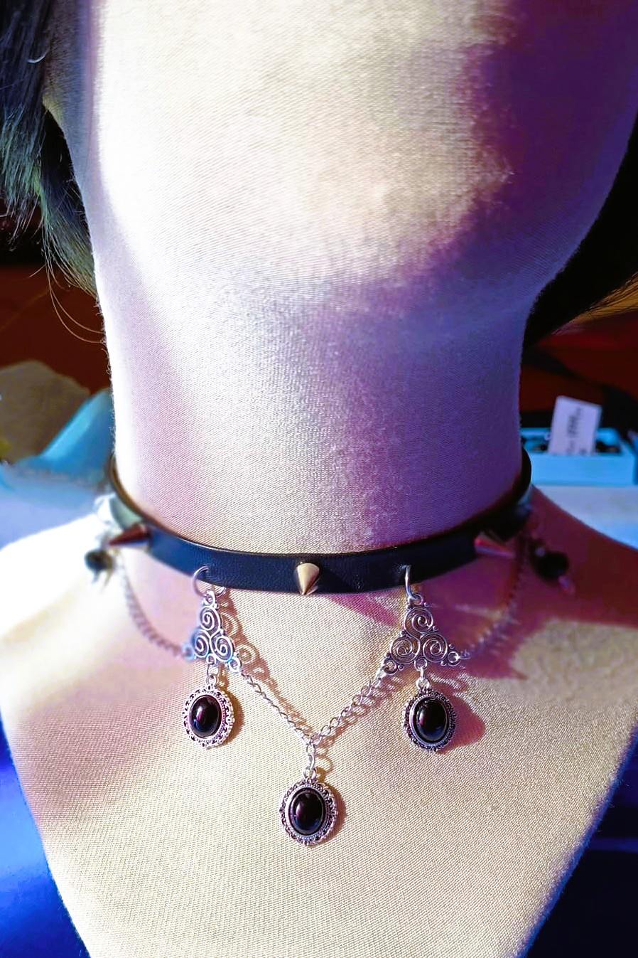 SCHWARZE DÄMMERUNG ・ CHOKER