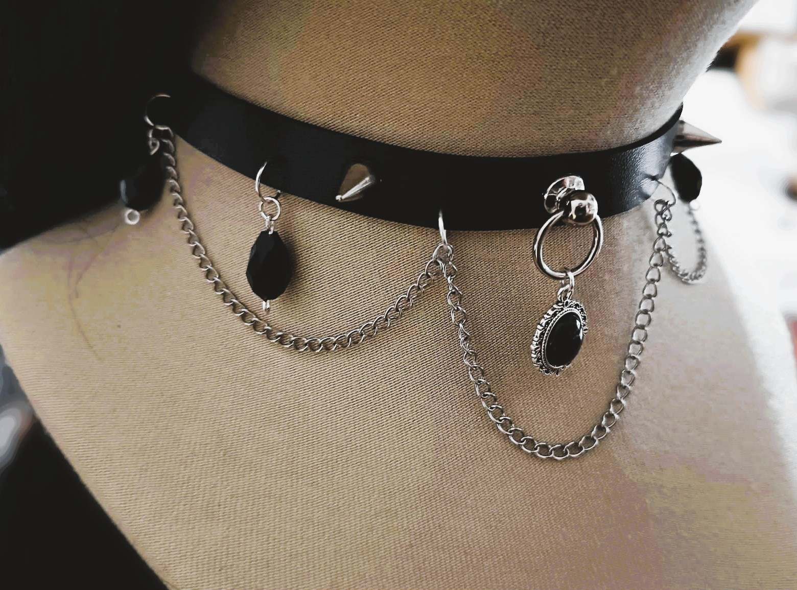 Land of Mystery Gothic Halsband