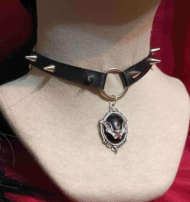 HALSBAND FLEDERMAUS NICHTIG・WÜRGER