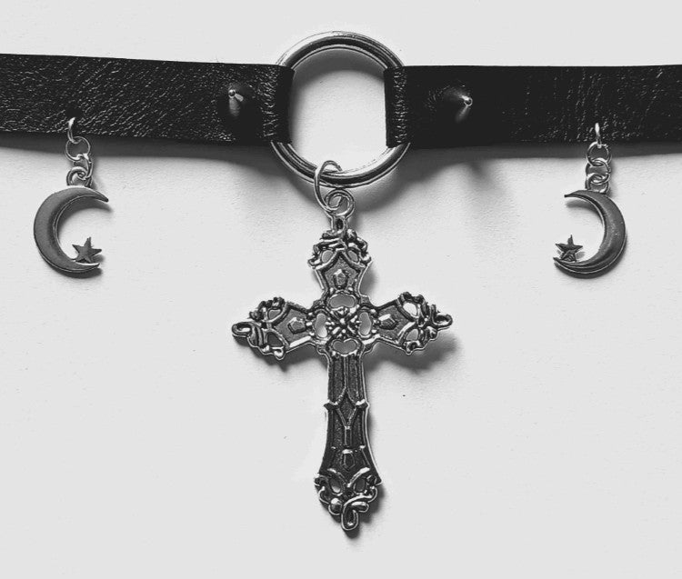 GROSSES KREUZ IN MONDE ・ CHOKER