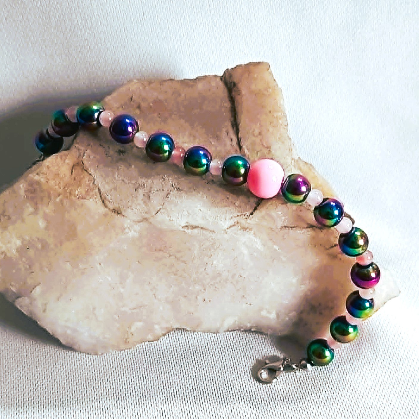 A pink ray among the rainbow  -  BRACELET