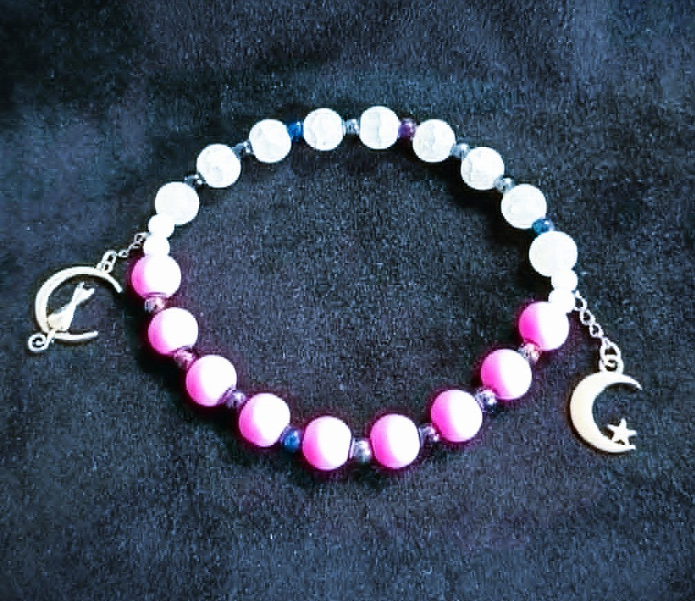 Milky pastel half and half with the moon   -    BRACELET