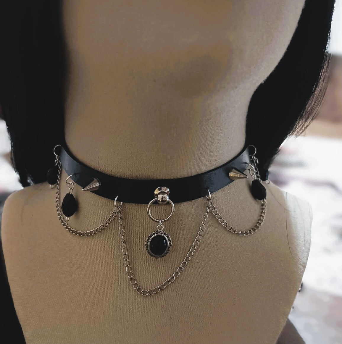 Land of Mystery Gothic Halsband