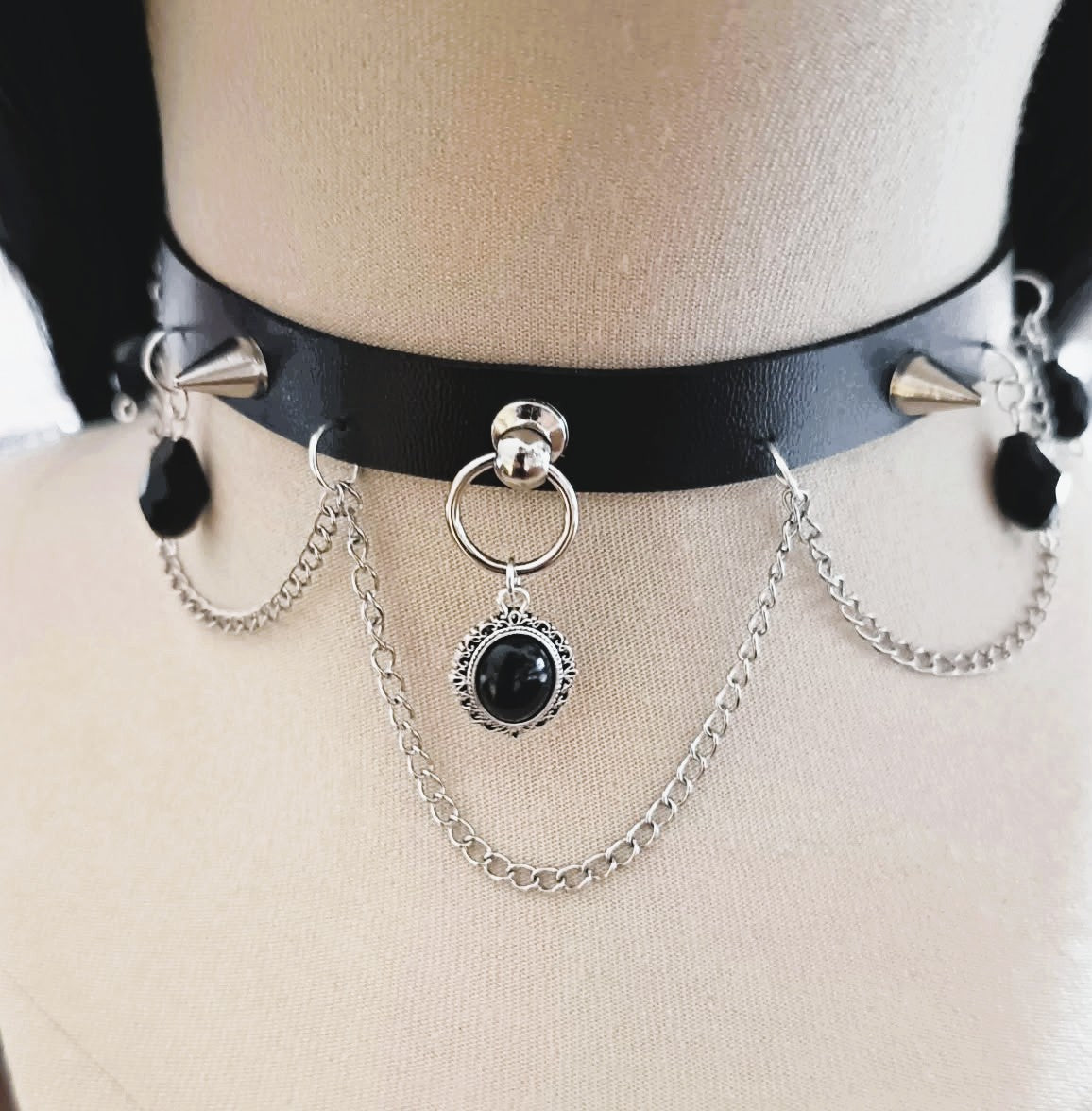 Land of Mystery Gothic Halsband