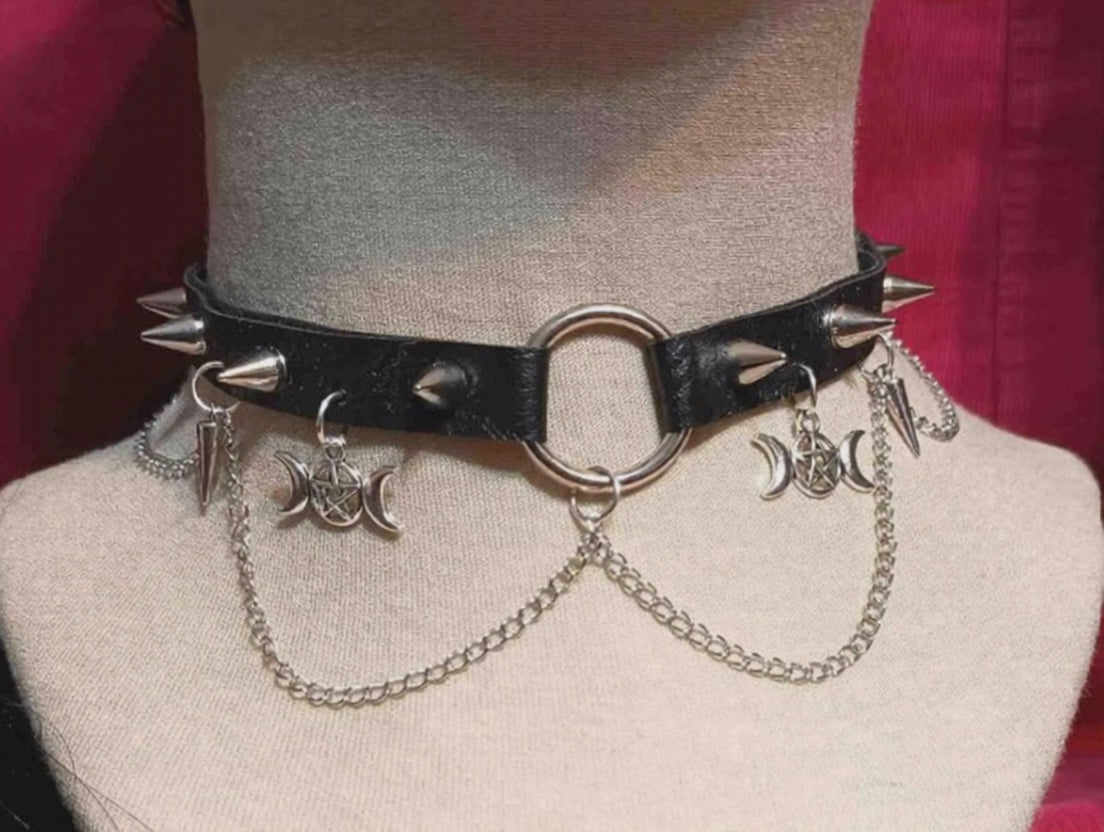 DREIFACHMOND-KETTE・CHOKER